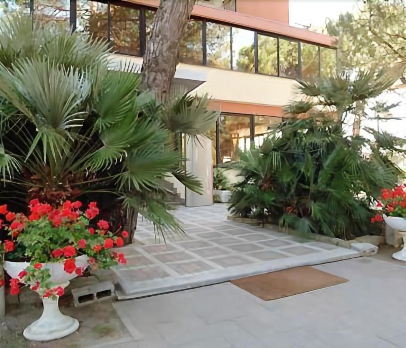 Hotel Ausonia Milano Marittima Esterno foto