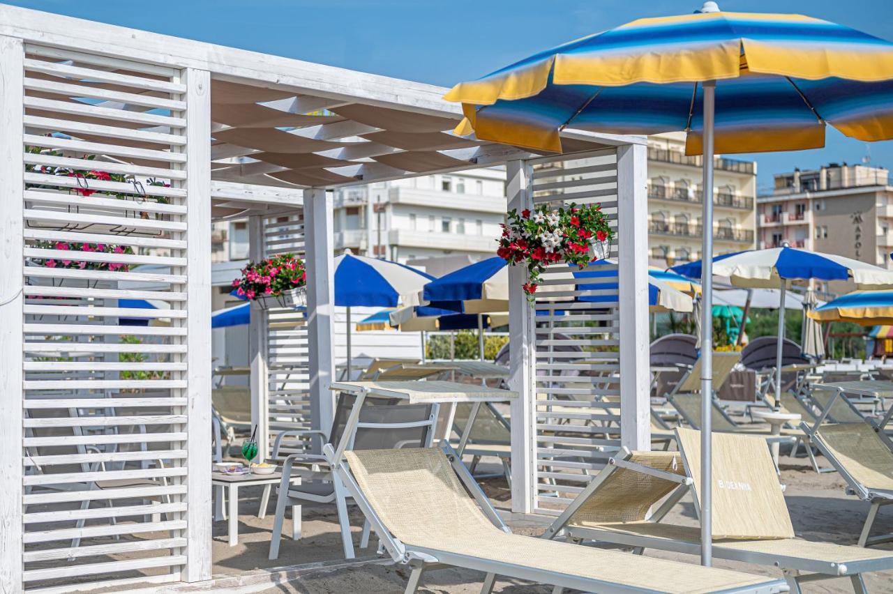 Hotel Ausonia Milano Marittima Esterno foto