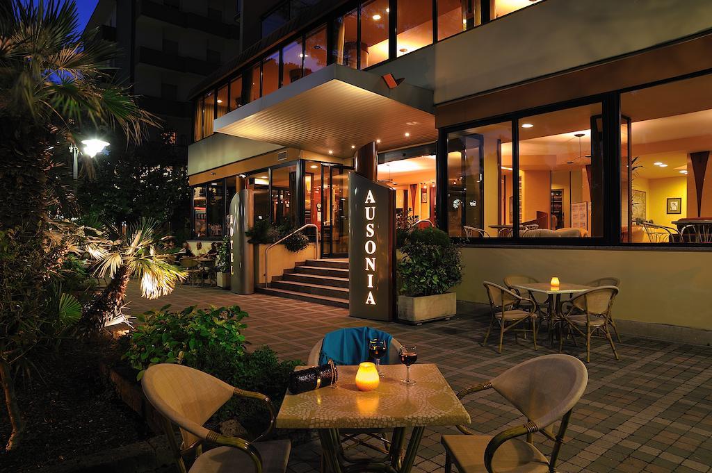 Hotel Ausonia Milano Marittima Esterno foto